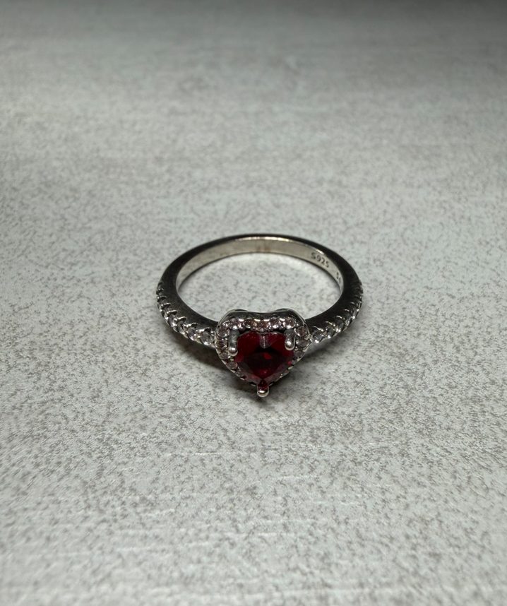 Anillo · foto de catálogo neutra